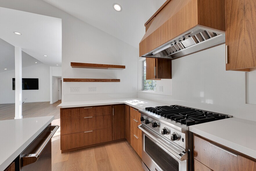 Viking Appliances - 6234 Paseo Canyon Dr
