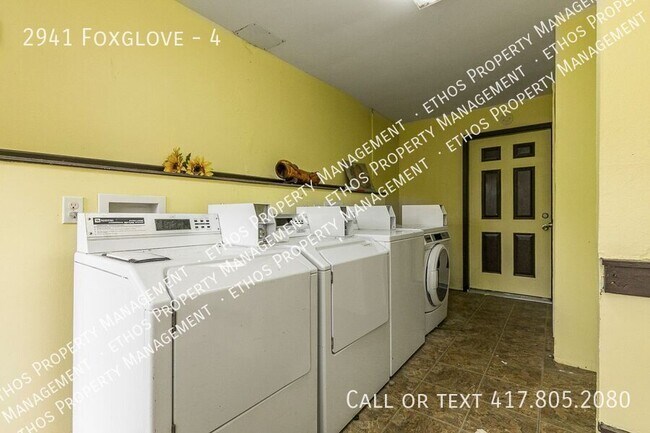 Building Photo - 2941 Foxglove-4