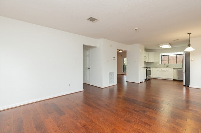 Building Photo - 3223 Golden Willow Dr