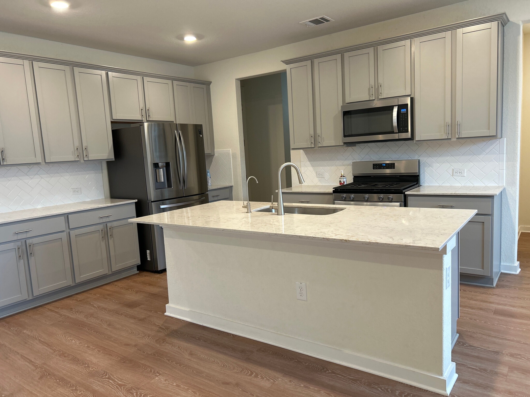 Building Photo - Room in House on Ruger Pass