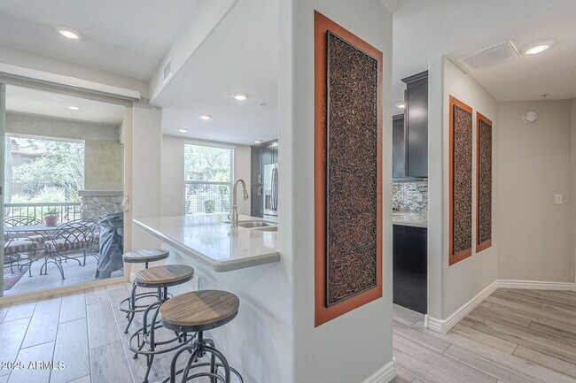 Building Photo - 2425 W Bronco Butte Trl
