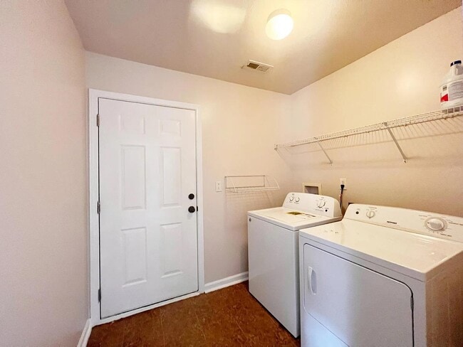 Building Photo - 616 Fountain Brook Ln