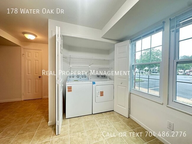 Building Photo - 178 Water Oak Dr