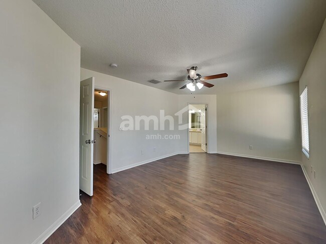 Building Photo - 12723 Longcrest Dr