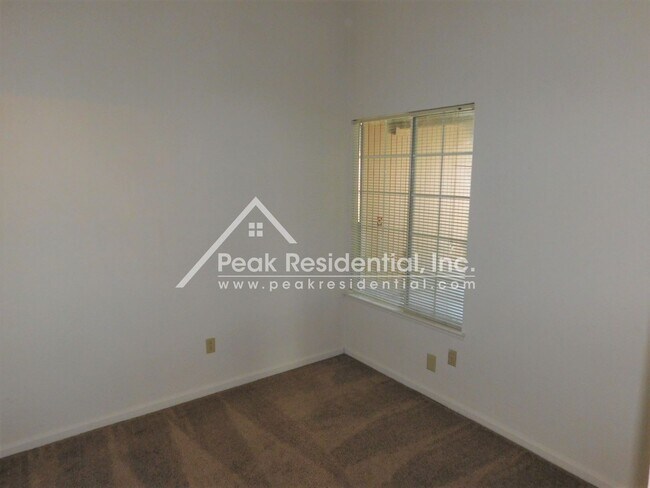 Building Photo - Spacious 3bd/2ba North Sacramento House with 2-Car Garage