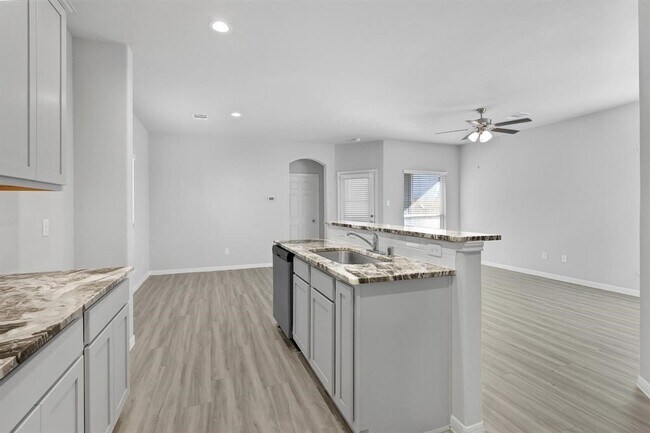 Building Photo - 333 Emerald Thicket Ln