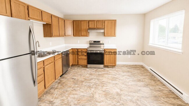 Building Photo - 107 7th St