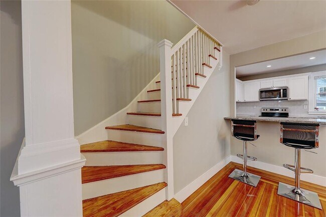 Building Photo - 167 Lafayette St