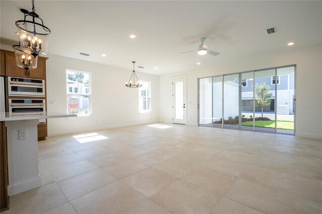 Building Photo - 2180 Forest Cir