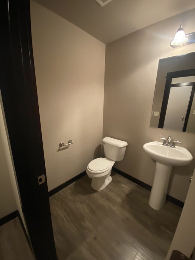 Building Photo - 3220 Savannah St