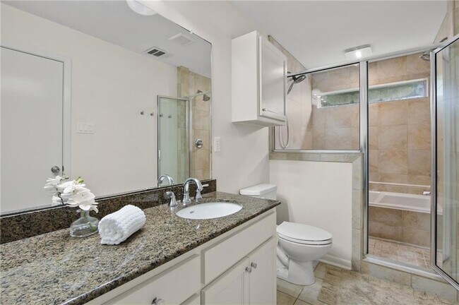 Building Photo - 1720 Nicholson Dr