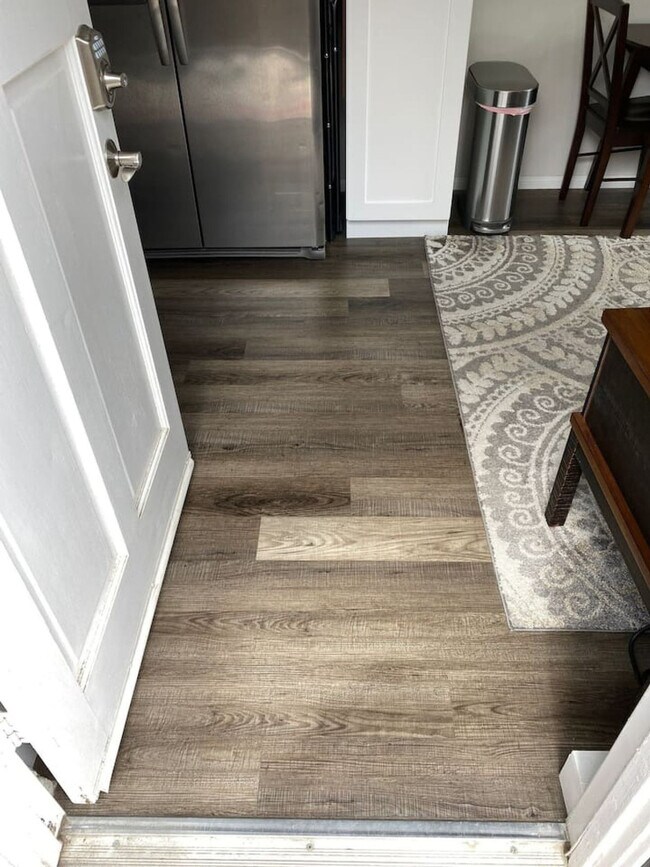 Building Photo - 910 S Lincoln Ave