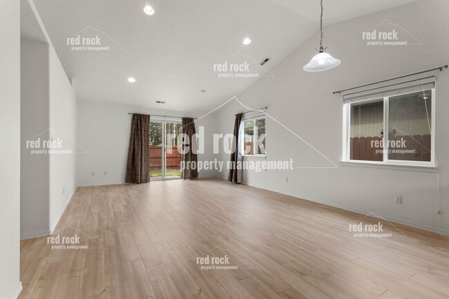Building Photo - 718 S Edgerton Ln