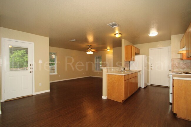 Building Photo - Awesome Duplex in Harker Heights