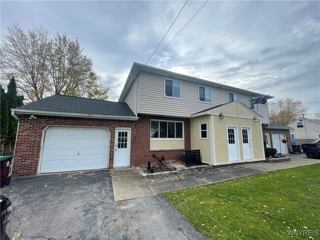 Primary Photo - 5355 Lake Ave