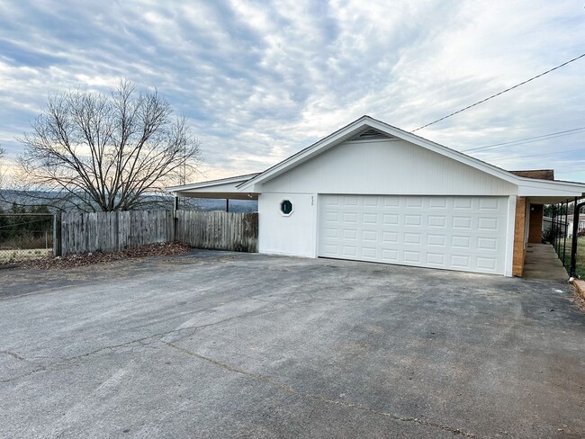 Building Photo - Beautifully Renovated 3BR Home for Rent in...