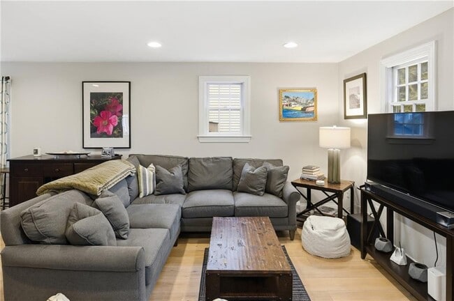 Building Photo - 72 Seascape Ave