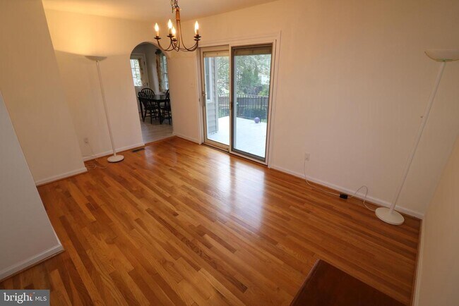 Building Photo - 6113 Dunleer Ct