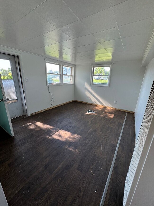 Building Photo - 1300 5th Ave N