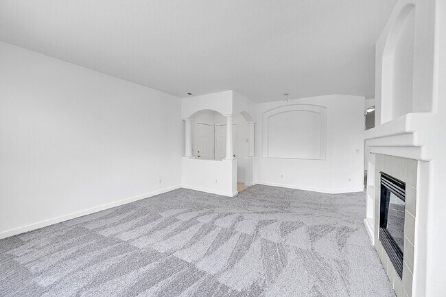 Building Photo - $1,825.00 - 2 Beds, 2 Baths, Condo in Thor...