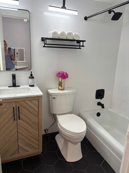 New Bathroom! - 2629 N Hampden Ct