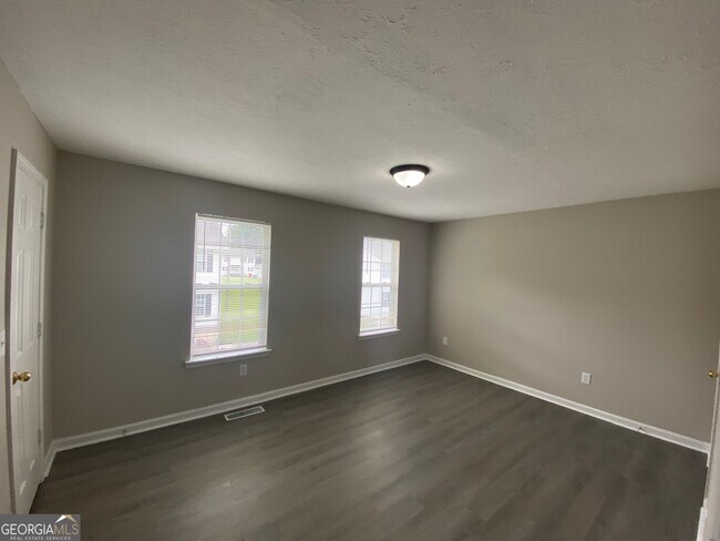Building Photo - 160 Smith Ave