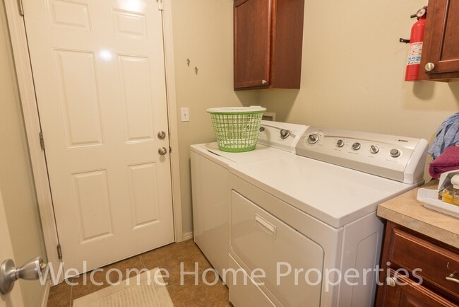 Building Photo - Beautiful 3 Bedroom Home Close to WWU