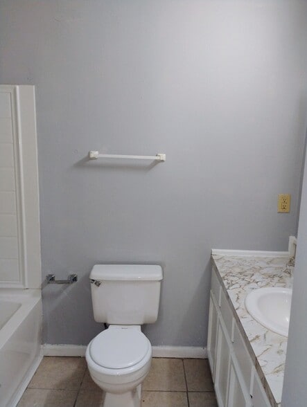 Building Photo - 1754 Cedar Lake Dr