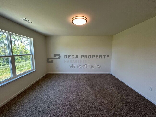 Building Photo - 16732 River Stone Dr