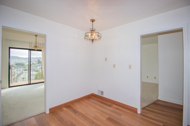 Building Photo - Spacious 3 Bed/2 Bath Flat with Stunning City Views | AMSI | Alexandr Metlinski