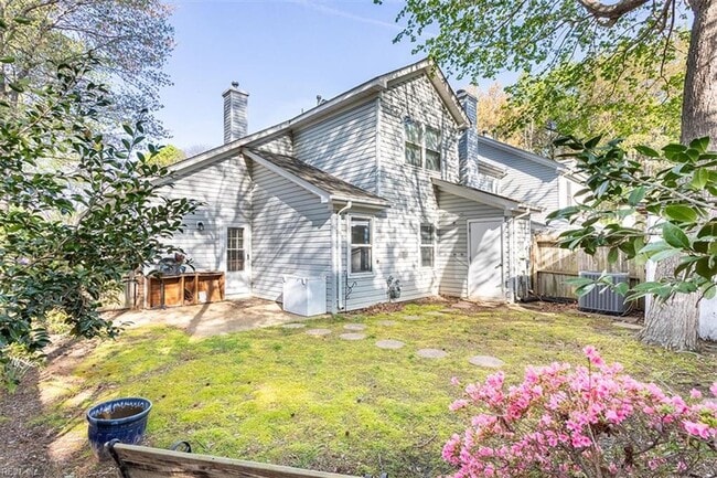 Building Photo - 100 Larkspur Hollow