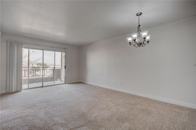 Building Photo - 8070 W Russell Rd