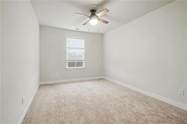Building Photo - 136 Salt Lk Ln