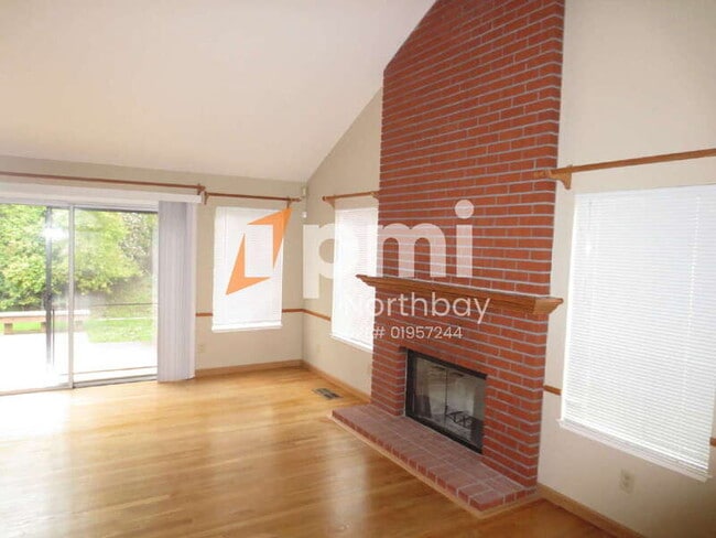 Building Photo - 1918 Orchard View Dr