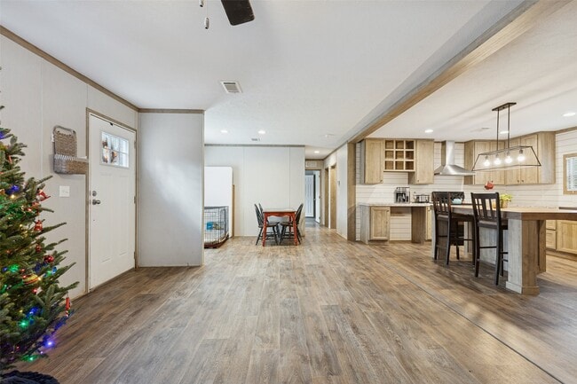 Building Photo - 146 Marina Dr