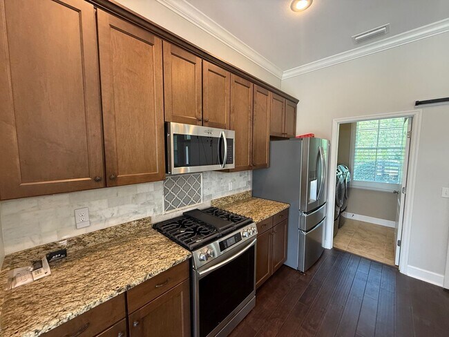 Building Photo - Beautiful Home in Oakmont Community