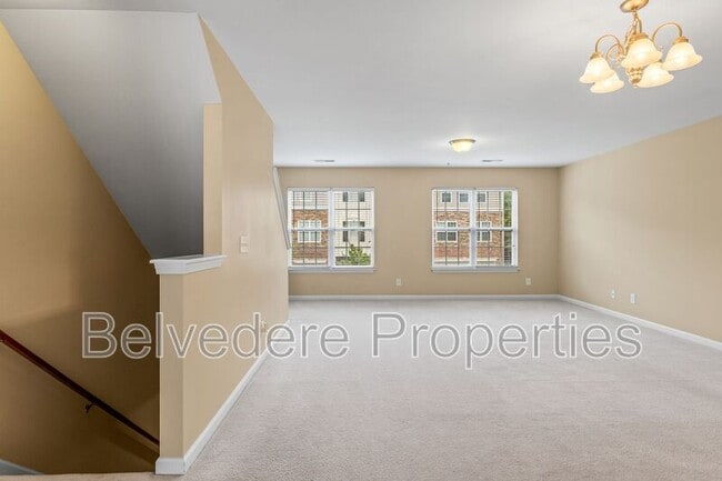 Building Photo - 39 Ackland Dr