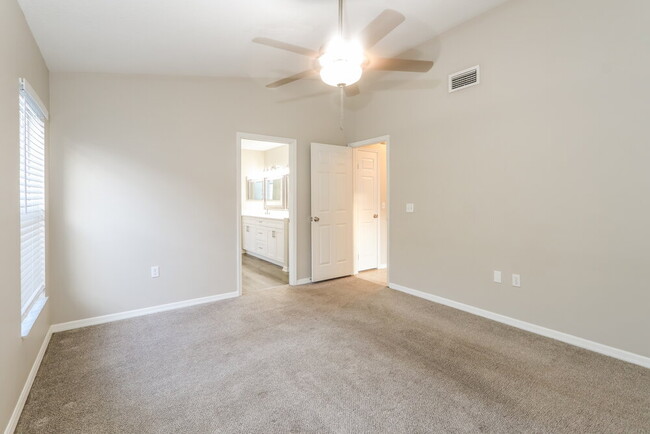Building Photo - 1411 Wickford Pl