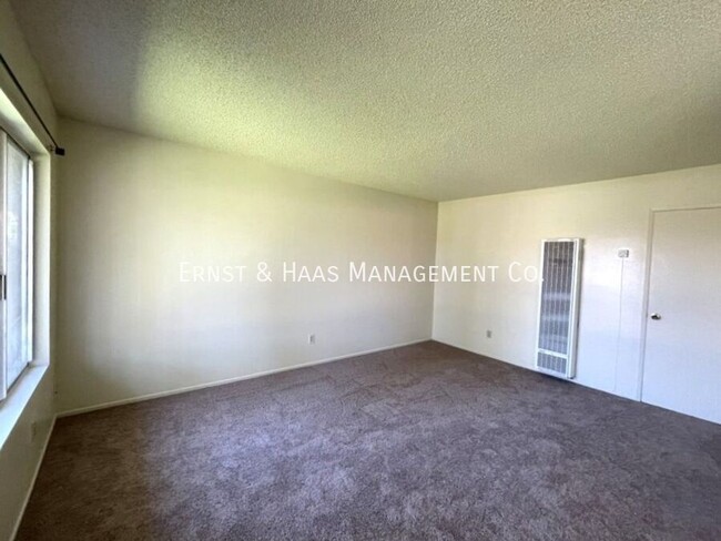 Building Photo - 4700 Clair Del Ave