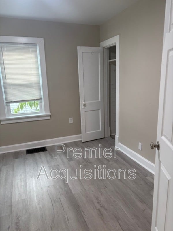 Building Photo - 614 Leonard St