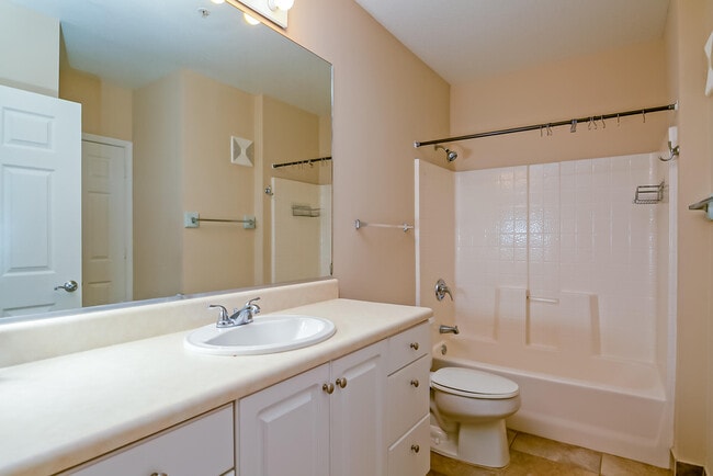 Building Photo - 5015 Fairways Cir