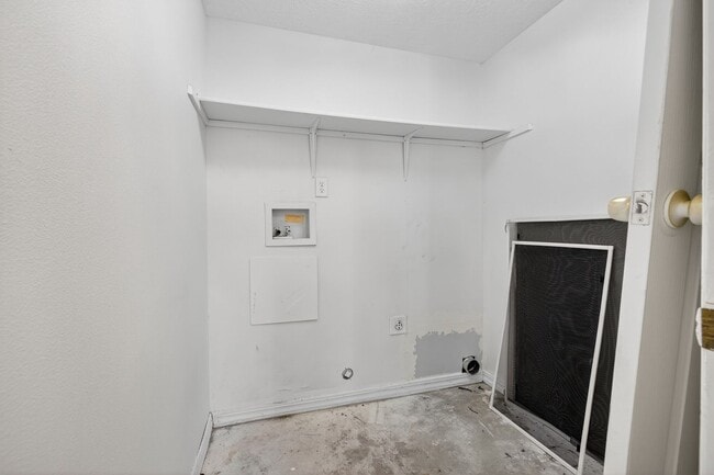 Building Photo - HUGE 6 bed 3 bath Home in Pocatello