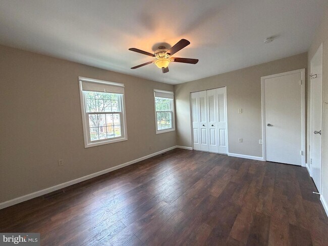 Building Photo - 8854 Cherry Oak Ct
