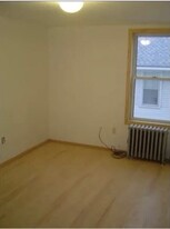 Building Photo - 52 Woodbridge Ave