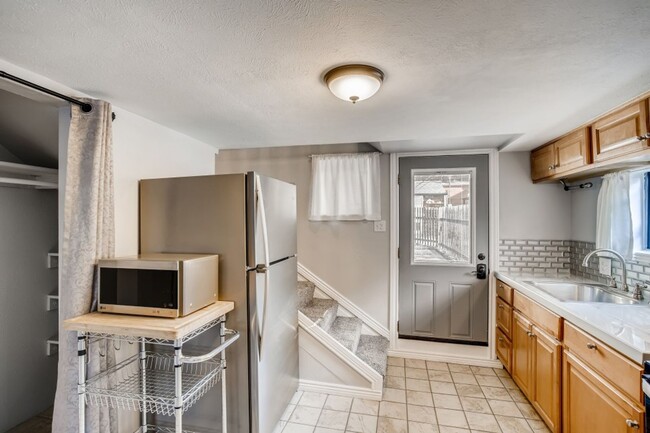 Building Photo - Cozy 1 bedroom updated brick cottage home!