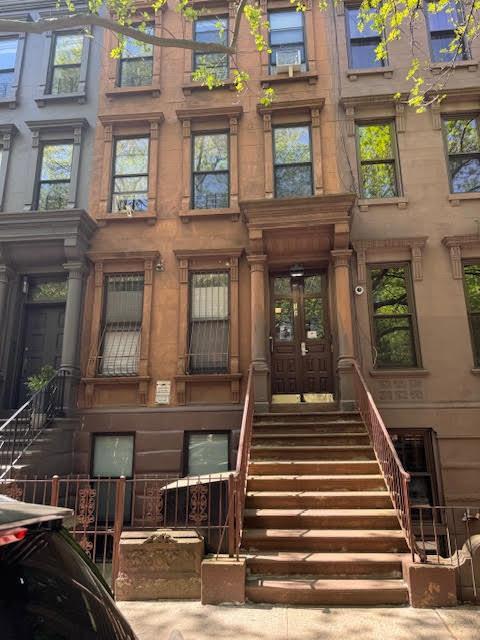 Building Photo - 140 W 120th St
