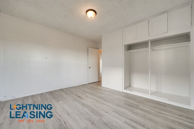 Building Photo - 14753 1/2 Vanowen-4B