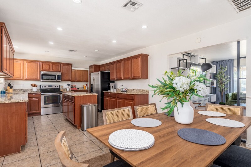 Building Photo - 7519 E Princeton Ave