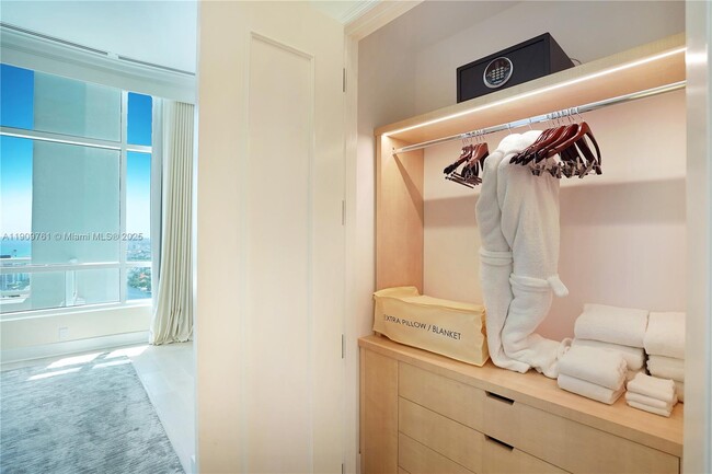 Building Photo - 4401 Collins Ave