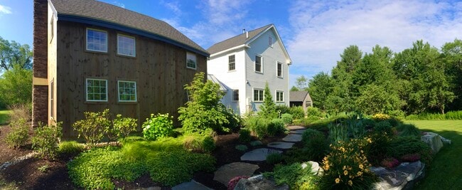 Building Photo - 66 Access Rd